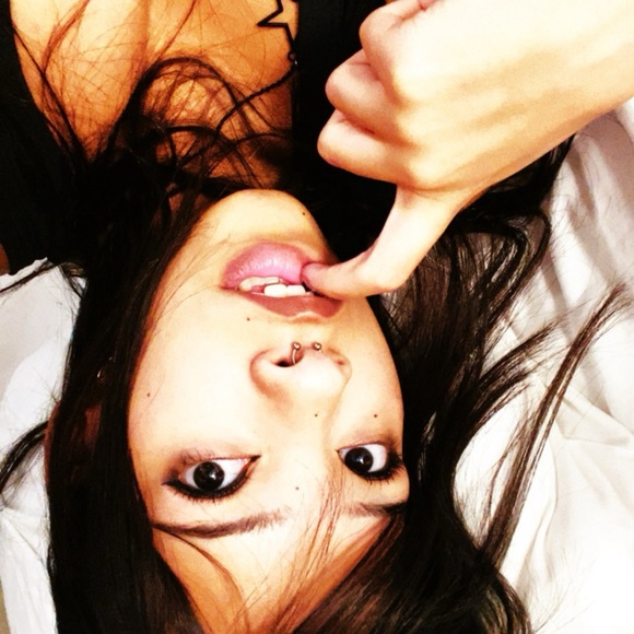 Meet your Posher, Lia - Picture 1 of 1